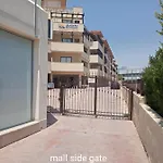 Appartement Queens Gardens By The Sea, Pool And Mall *