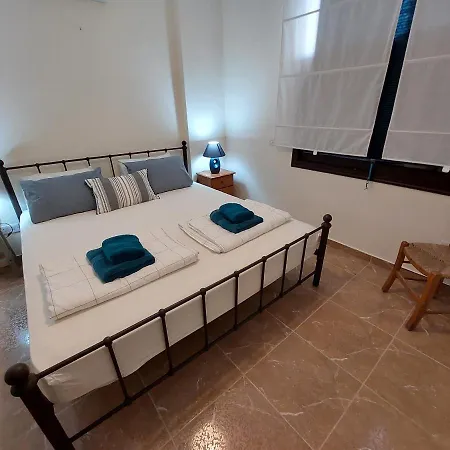 Queens Gardens By The Sea, Pool And Mall Апартаменты Пафос