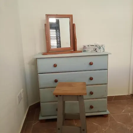 Queens Gardens By The Sea, Pool And Mall Апартаменты *