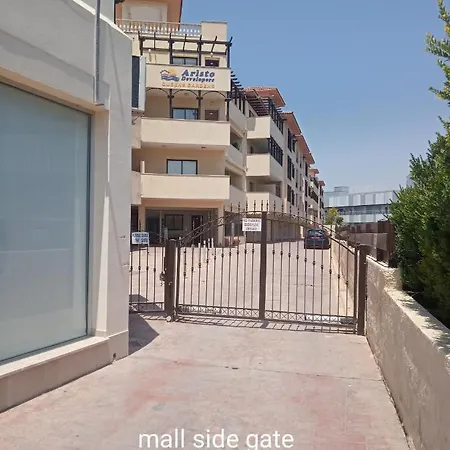 公寓 Queens Gardens By The Sea, Pool And Mall *