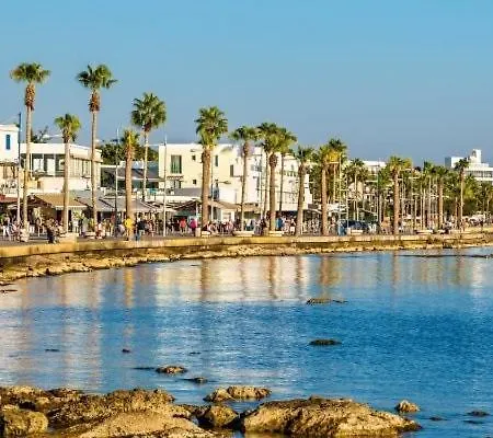 Апартаменты Queens Gardens By The Sea, Pool And Mall Пафос