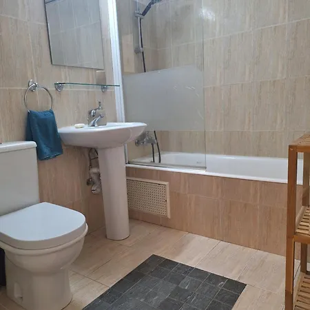 Queens Gardens By The Sea, Pool And Mall Пафос