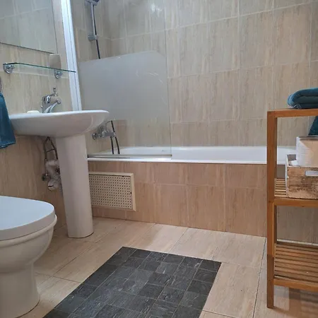 Апартаменты Queens Gardens By The Sea, Pool And Mall *