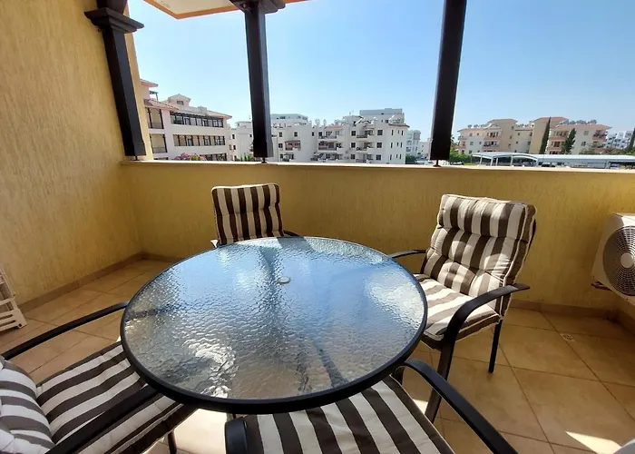 Queens Gardens By The Sea, Pool And Mall * Paphos