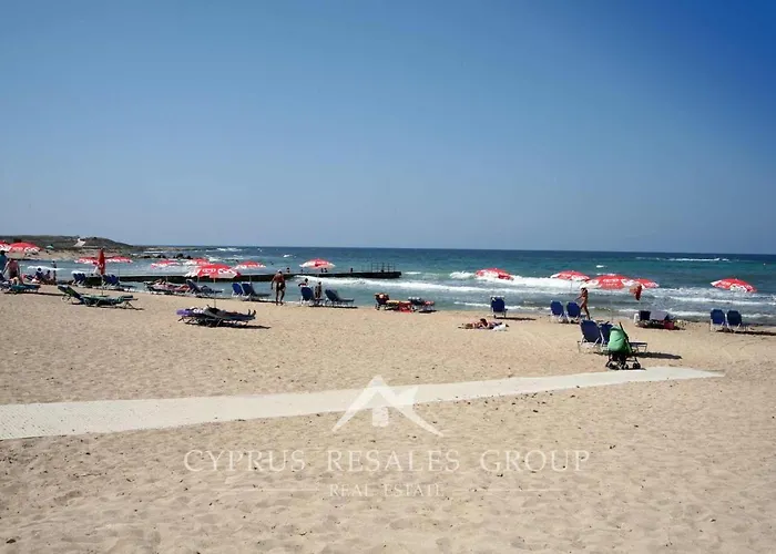 Queens Gardens By The Sea, Pool And Mall Πάφος