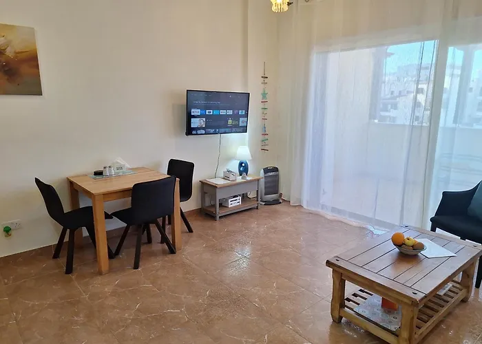 Διαμέρισμα Queens Gardens By The Sea, Pool And Mall