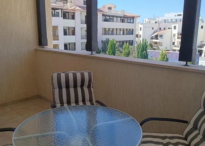 Queens Gardens By The Sea, Pool And Mall * Paphos