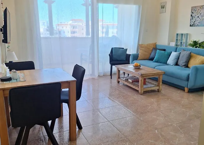 Queens Gardens By The Sea, Pool And Mall Apartmán Paphos